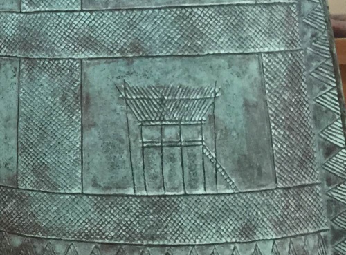 銅鐸に描かれた高床式倉庫の絵