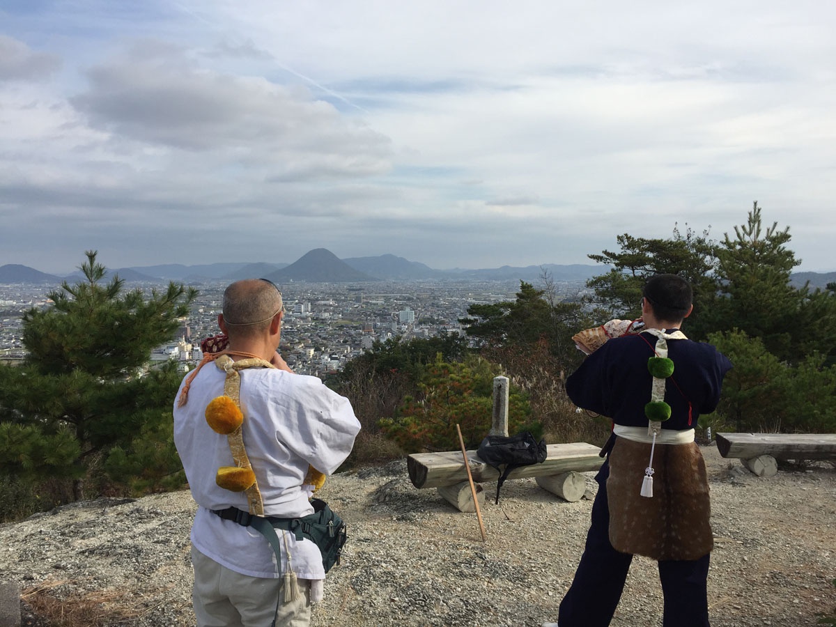 香色山山頂