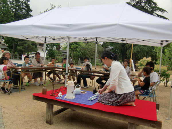 三井古流煎茶道お手前の様子